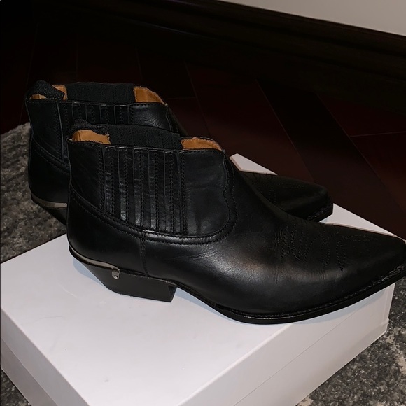 Shoes - Picture 1 of 6